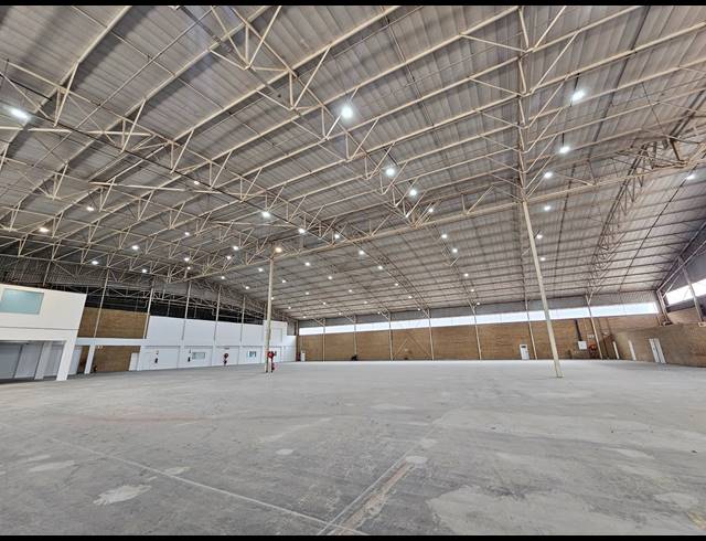 4,286M² WAREHOUSE TO LET IN LONGMEADOW